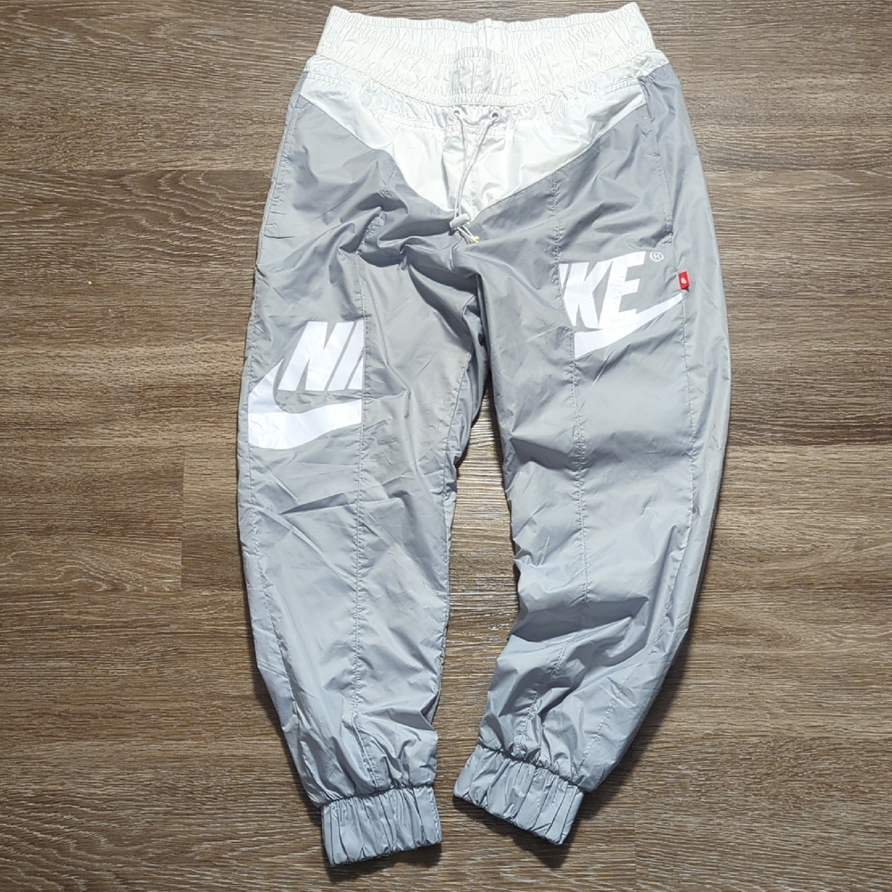 Nike Sportswear Women's Cropped Graphic Nylon Pants - Size Small (White/Grey